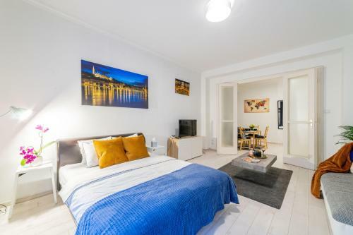 Del Mar Apartment