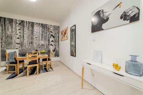 Del Mar Apartment