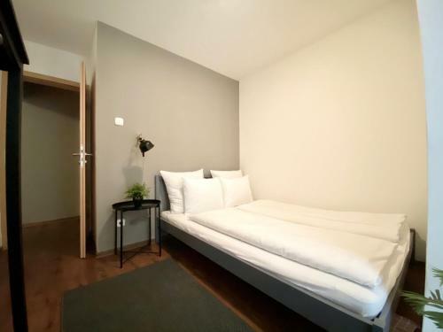 Budget Apartment By Hi5- K�roly 16