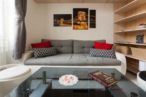 Feel At Home Apartment