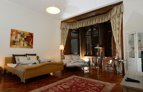 Vintage Apartments