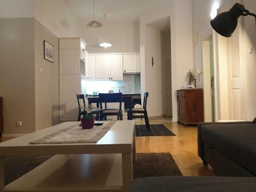 Apartamento Near J�kai T�r With 3 Rooms