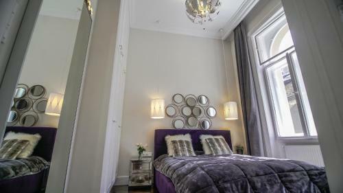 Opera Apartment With Garage, 2br & 2bth, AC