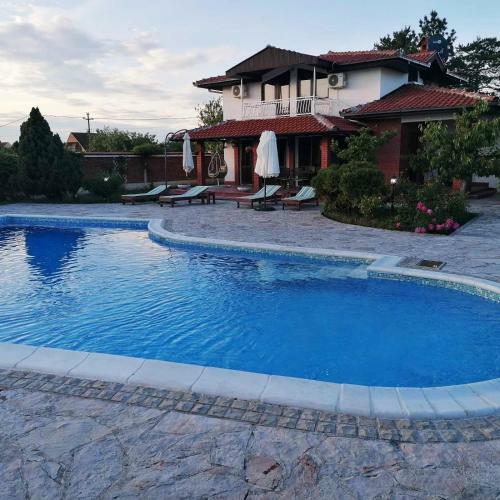 Villa Skupljen Resort: Enjoy The Freedom!