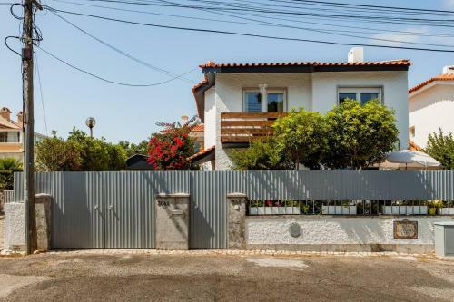 Traditional Villa In S Pedro , Estoril