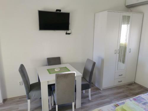 Studio Apartmani Manila