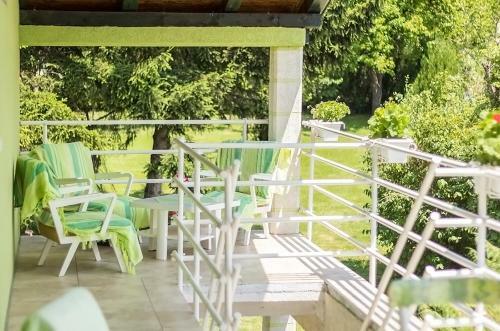 Green House Pool Apartments