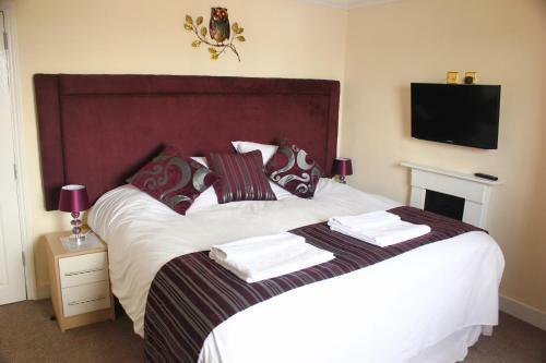 81 The Prom Hotel