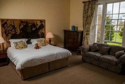 Clarence Court Hotel