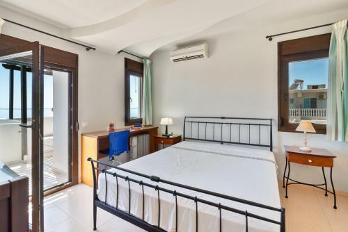 Smaragdi Beachfront Villa