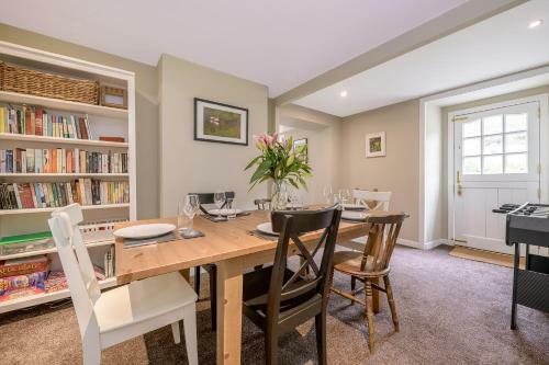 Campbell Cottage, Arrochar, Loch Long