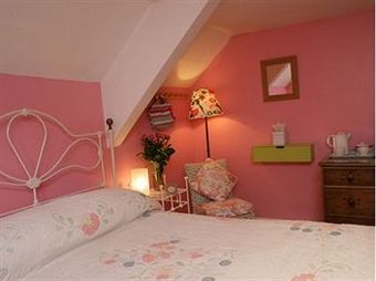 Hostal The Coach House