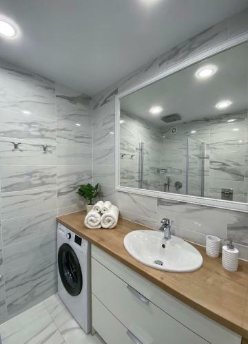Park & Beach Area Apartment