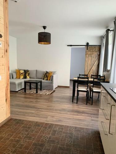 Cozy Seaside Park Apartment
