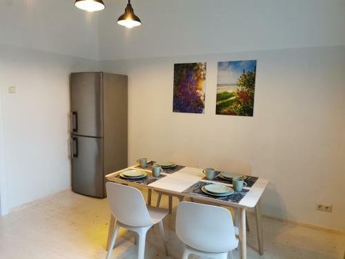 Prime Location Cozy Apartment