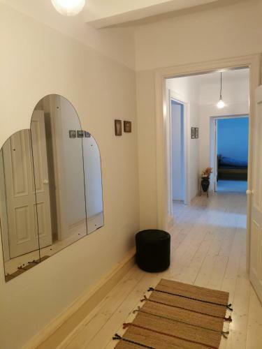 Prime Location Cozy Apartment