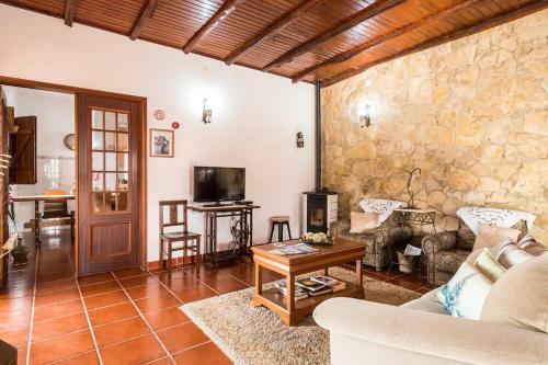 Rustic Holiday House In The Natural Park