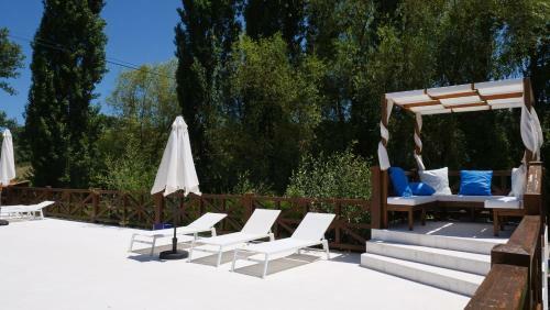 Apartamento Casa Rosa, Quinta Carmo - Alcoba�a/nazar�