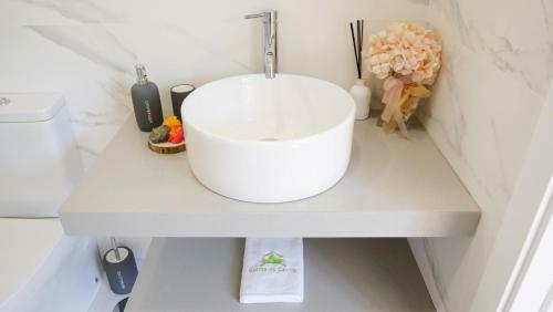 Apartamento Casa Rosa, Quinta Carmo - Alcoba�a/nazar�