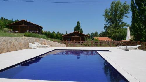 Apartamento Casa Rosa, Quinta Carmo - Alcoba�a/nazar�