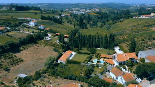 Apartamento Casa Rosa, Quinta Carmo - Alcoba�a/nazar�