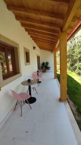 Apartamento Casa Rosa, Quinta Carmo - Alcoba�a/nazar�