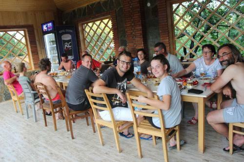 Hostal Guesthouse Alvani