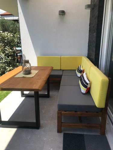 Terra Holiday Homes- Sunflower