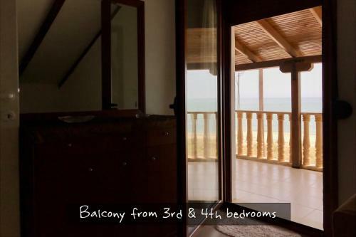 Fenia House On The Beach