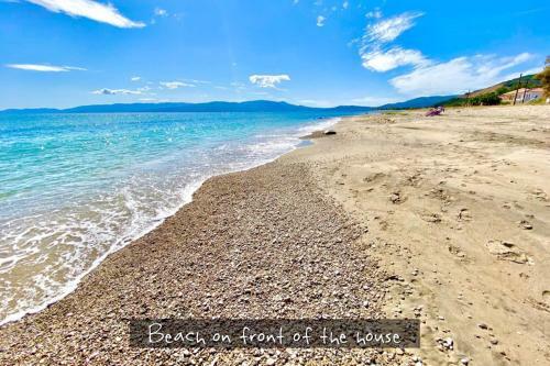 Fenia House On The Beach