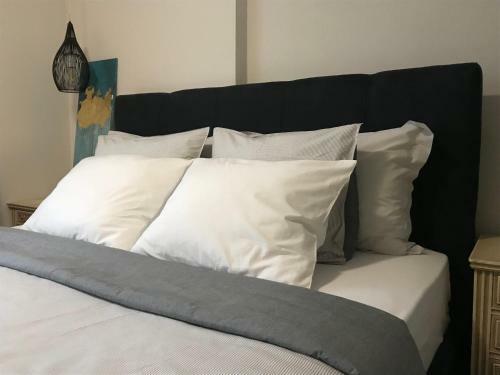 Terra Holiday Homes- Olivia