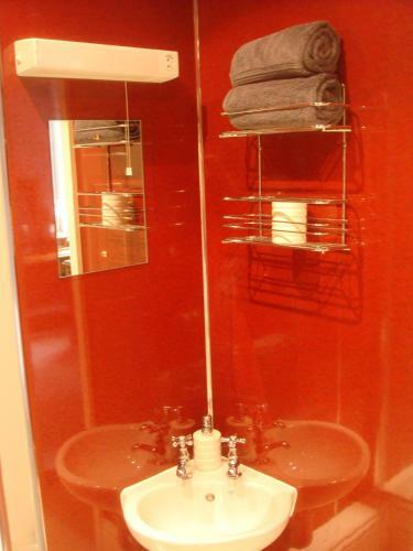 Hostal Streonshalh Bed & Breakfast