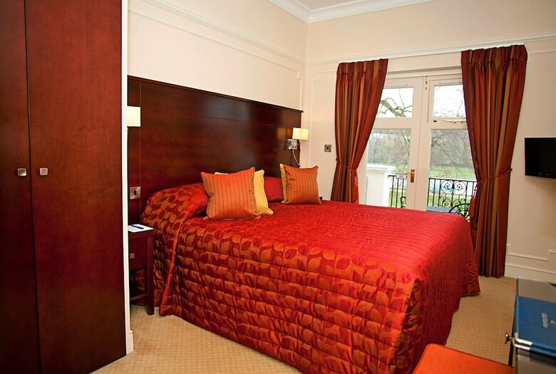 Hotel Phyllis Court Club