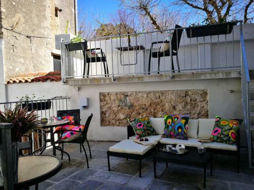 Cres Art Studio Kuning Apartment