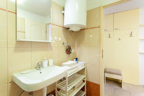 Hostal Room M