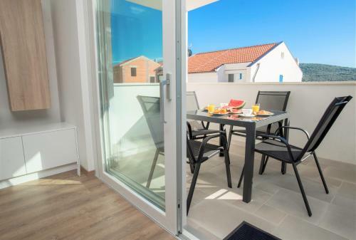 Sea View Luxury Apartment