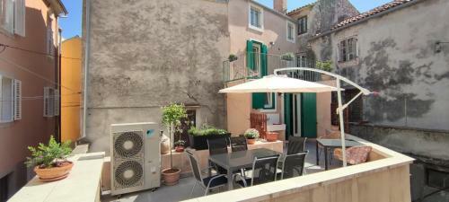 Luxury Apartment - Old Soul With A New Heart