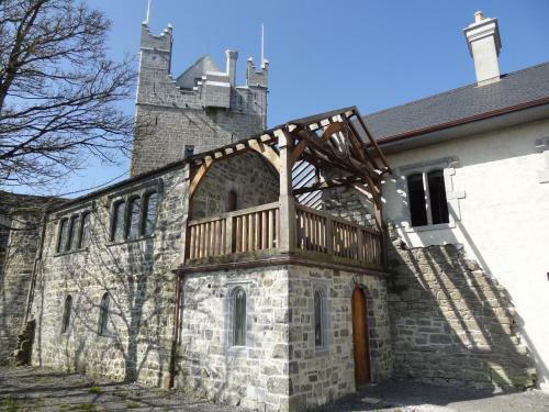 Bed & Breakfast Claregalway Castle