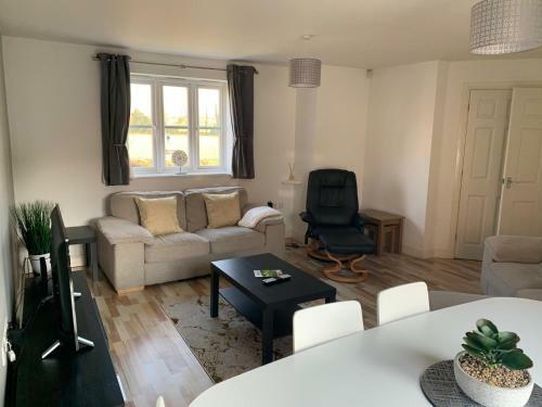 Silver Stag, Large 3 Bedroom Property With Parking