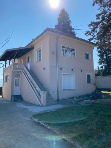 Apartmani Tri A