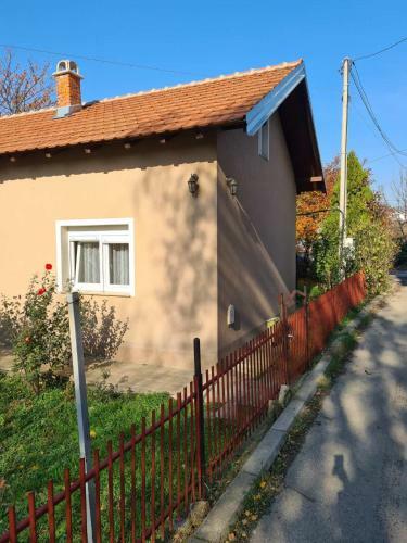 Tia Ku?ica Za Izdavanje