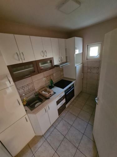 Tia Ku?ica Za Izdavanje