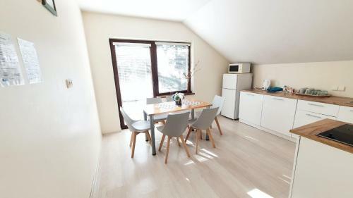 Apartment Near The Lake
