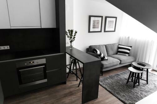 Host Lovers Apartments