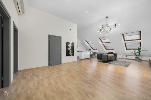 Kaunas Old Town Apartment With Underground Parking