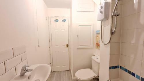 Grace Apartments - Living Stream 1