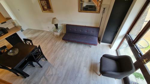 Grace Apartments - Living Stream 1