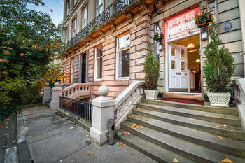 Hostal The Kelvin Hotel West End