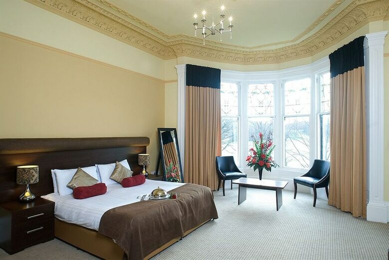 Number 10 Hotel