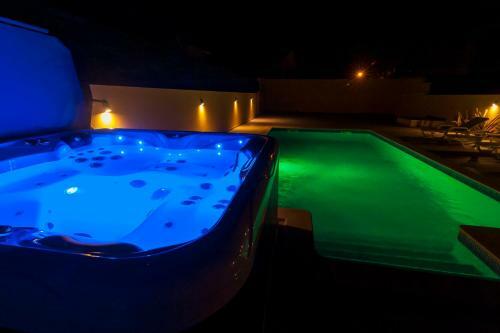 Villa Acqua-jacuzzi-heatable Pool-sauna-gym-snooker